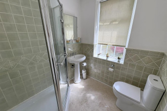 Shower Room/ WC