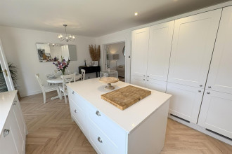 KITCHEN/DINING ROOM