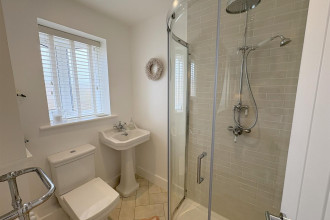 EN SUITE