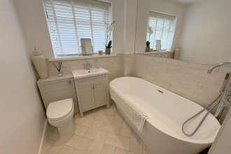 BATHROOM/WC/SHOWER