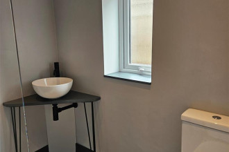 Bathroom 2.jpg
