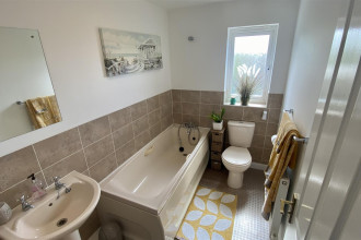 Family Bathroom/WC