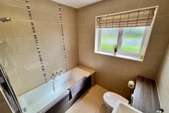 Family Bathroom/WC