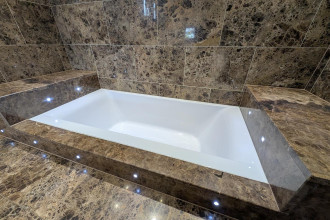 JACK AND JILL BATHROOM/SHOWER/WC