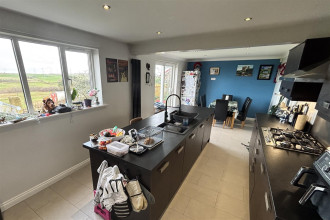 Open Plan Kitchen and Dining Room