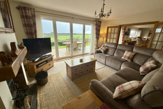 Lounge/Dining Area/Kitchen