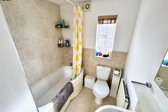 Family Bathroom/WC