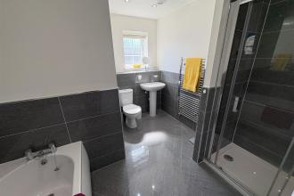 Master Bedroom En-suite