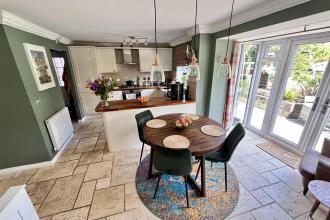 Open Plan Kitchen and Dining Room