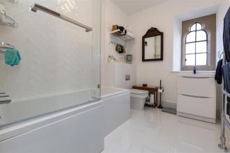 Principal Bathroom