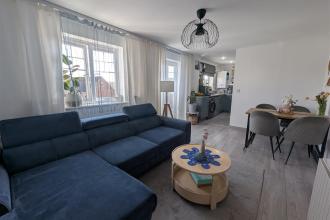 Lounge/Dining Area
