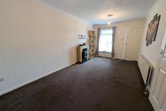 Lounge/Dining Area