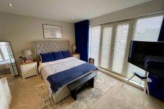 Lounge / Bedroom One