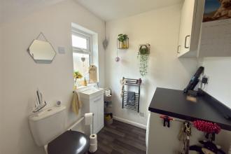 Utility Room / Cloaks