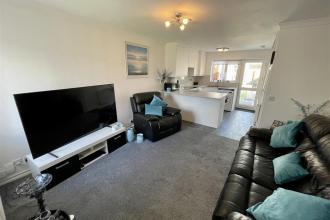 Lounge / Kitchen