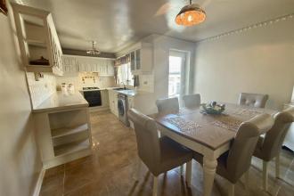 Kitchen / Breakfast Room