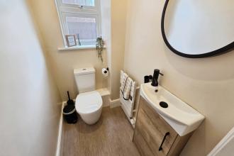 pbox-bathroom-337452.jpg